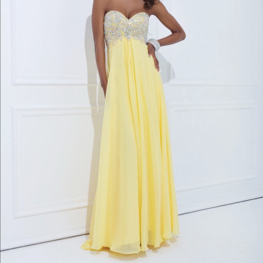 TONY BOWLS LE GALA YELLOW PROM DRESS WITH JEWELS!